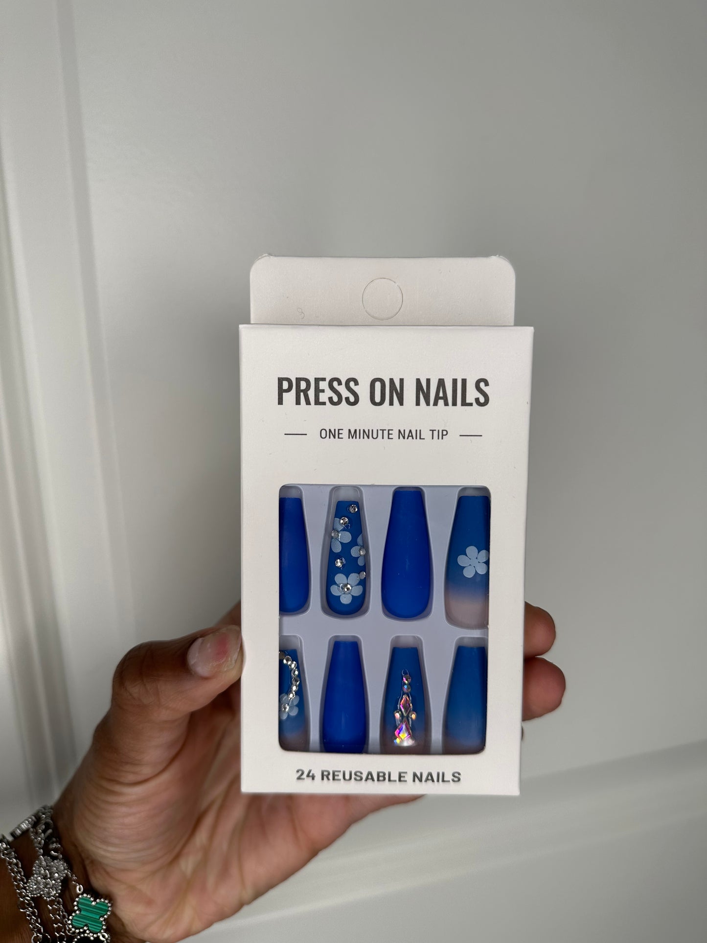 BLUE DREAMS PRESS ON NAILS